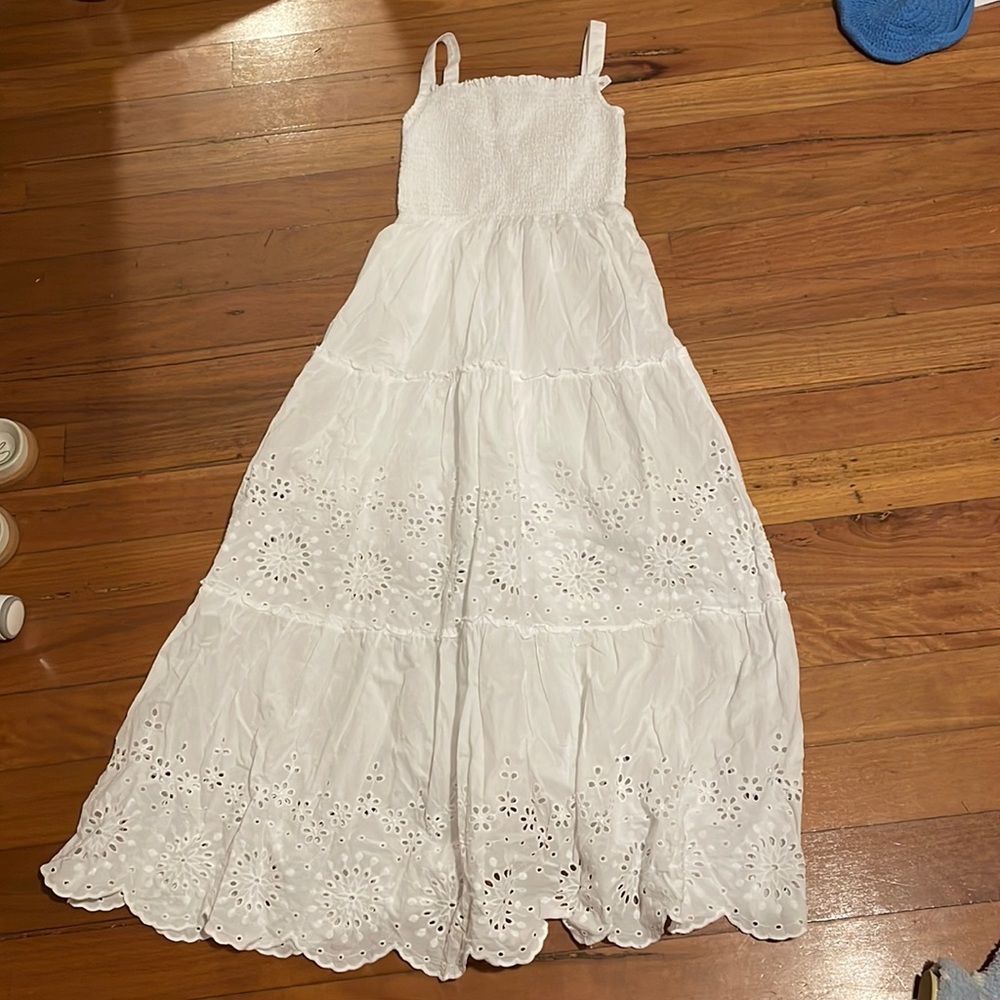 White, designed maxi dress - Picture 1 of 4